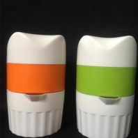 廠家直銷 手動榨汁機與日用塑料制品，家用小五金的優(yōu)質(zhì)選擇